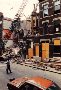 De sloop van het pakhuis van De Volharding